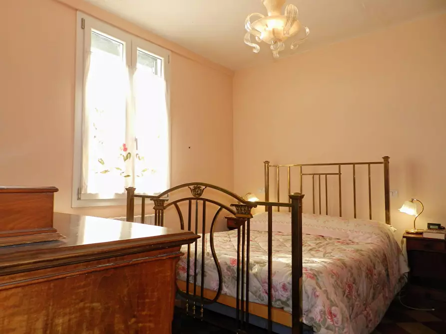 Immagine 35 di Casa semindipendente in vendita  a Lucca