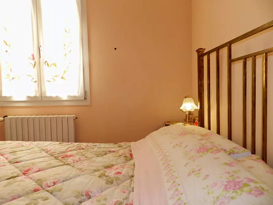 Immagine 38 di Casa semindipendente in vendita  a Lucca