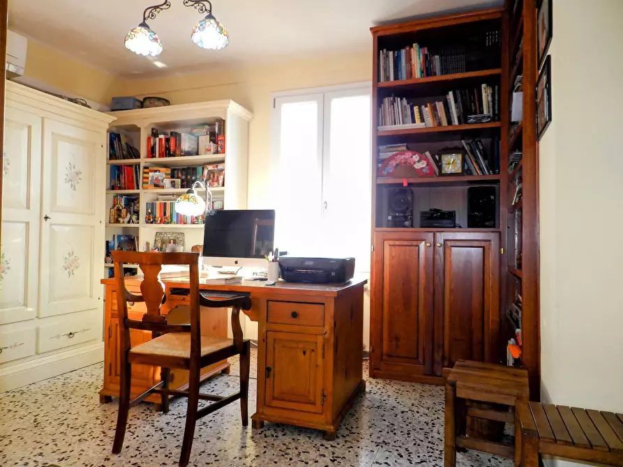 Immagine 45 di Casa semindipendente in vendita  a Lucca