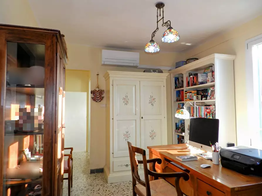 Immagine 50 di Casa semindipendente in vendita  a Lucca