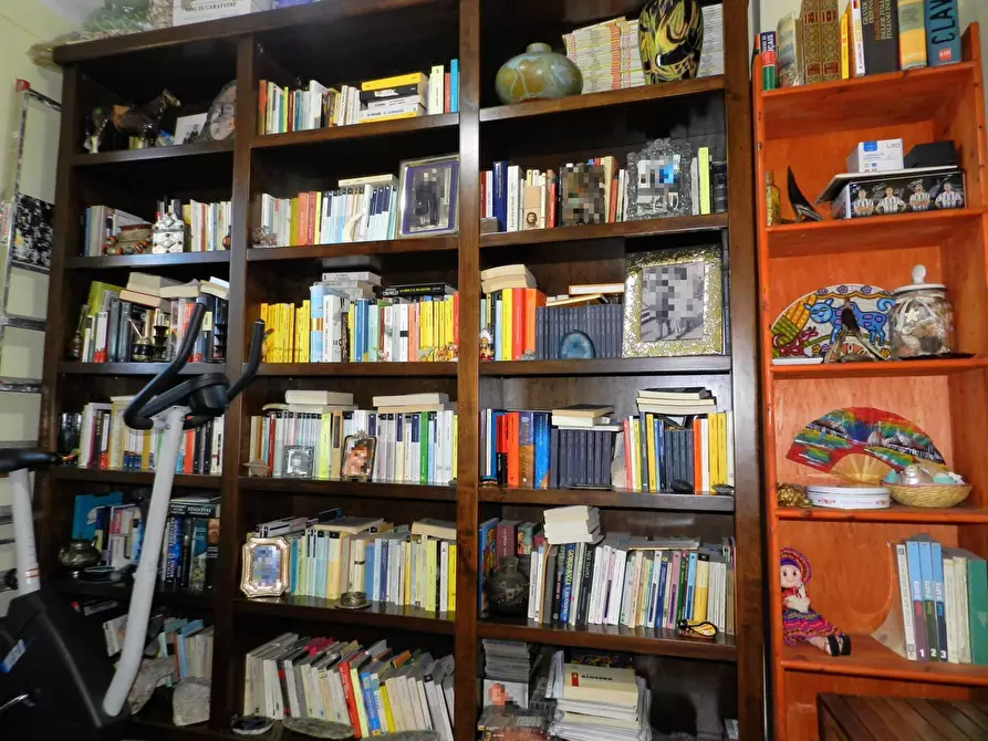 Immagine 53 di Casa semindipendente in vendita  a Lucca