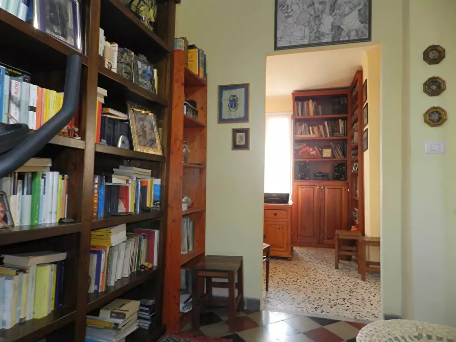Immagine 54 di Casa semindipendente in vendita  a Lucca
