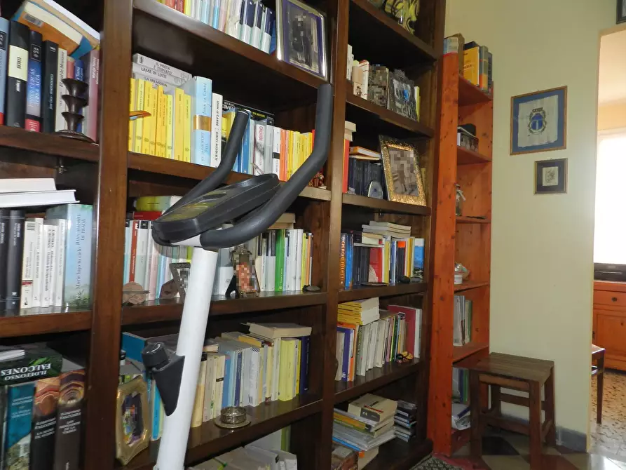 Immagine 55 di Casa semindipendente in vendita  a Lucca