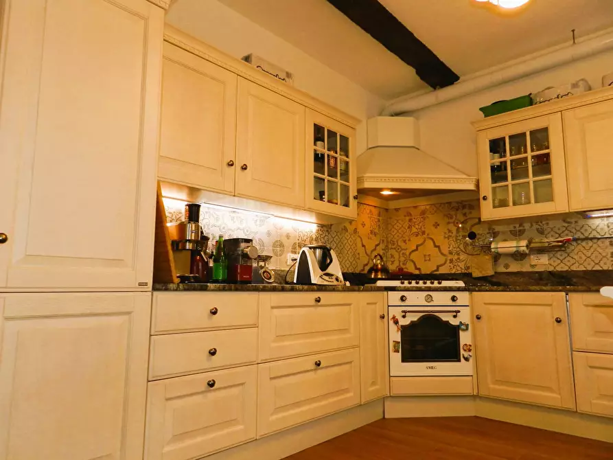 Immagine 5 di Appartamento in vendita  71 a Lucca