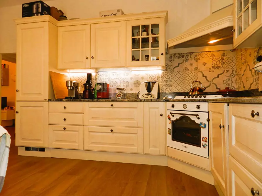 Immagine 6 di Appartamento in vendita  71 a Lucca