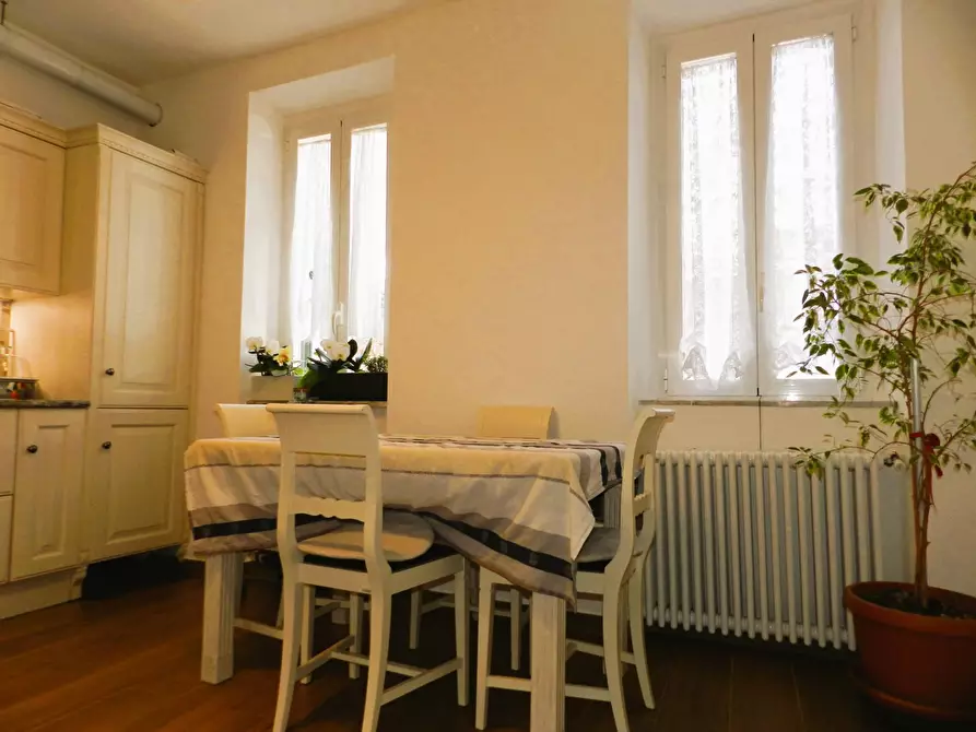 Immagine 11 di Appartamento in vendita  71 a Lucca