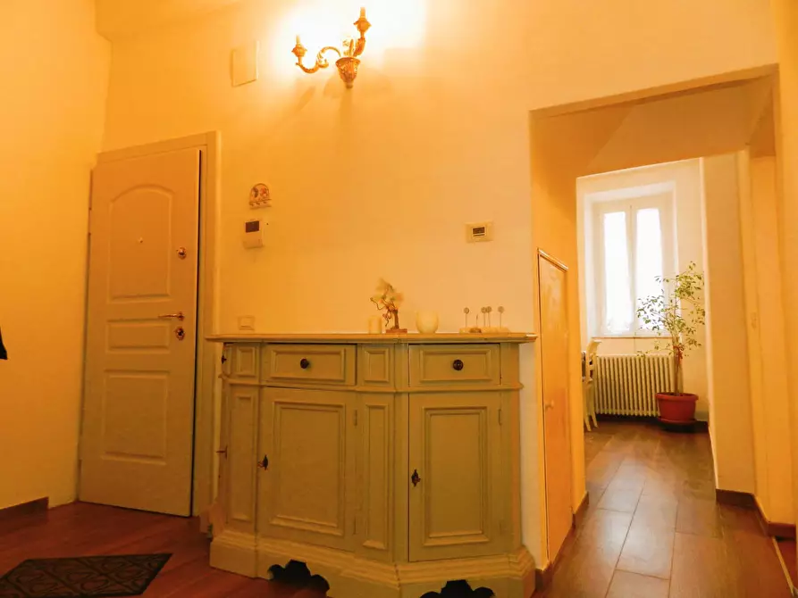 Immagine 13 di Appartamento in vendita  71 a Lucca