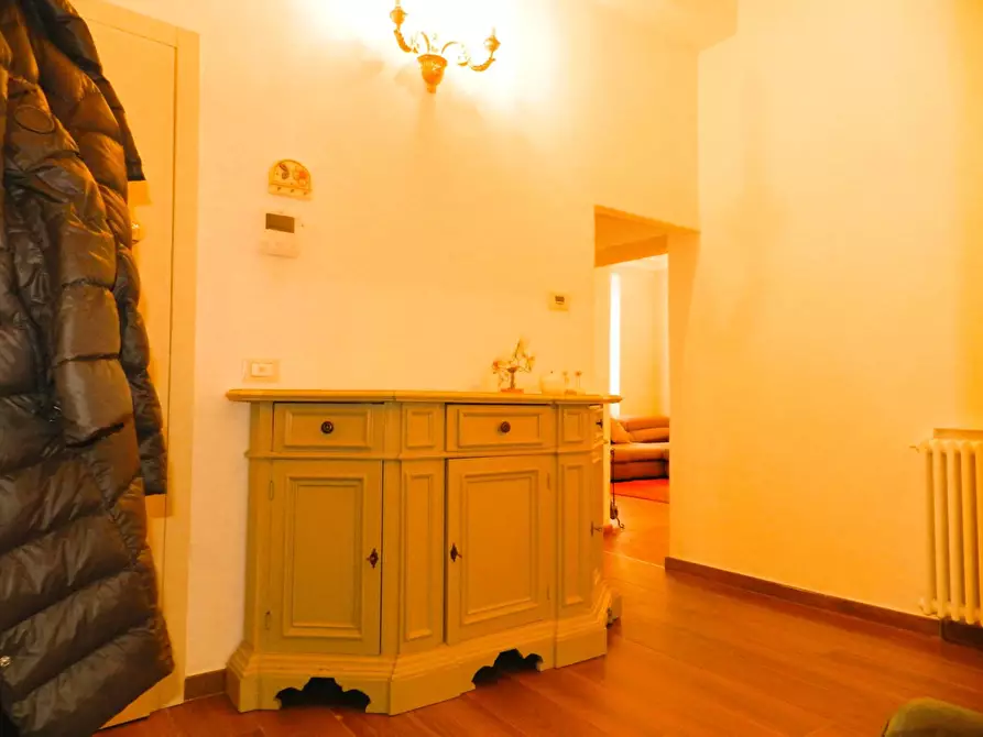 Immagine 15 di Appartamento in vendita  71 a Lucca