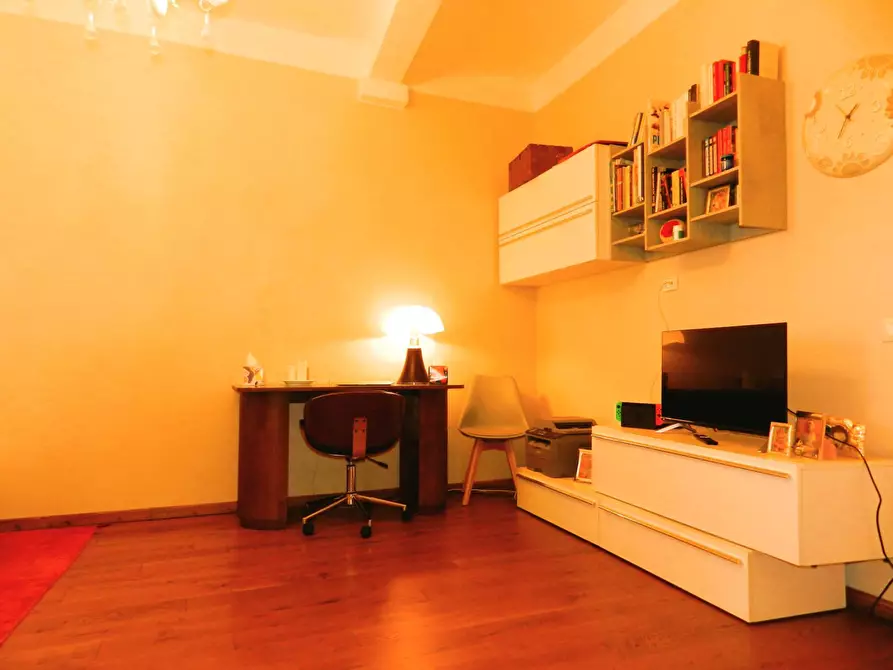 Immagine 20 di Appartamento in vendita  71 a Lucca