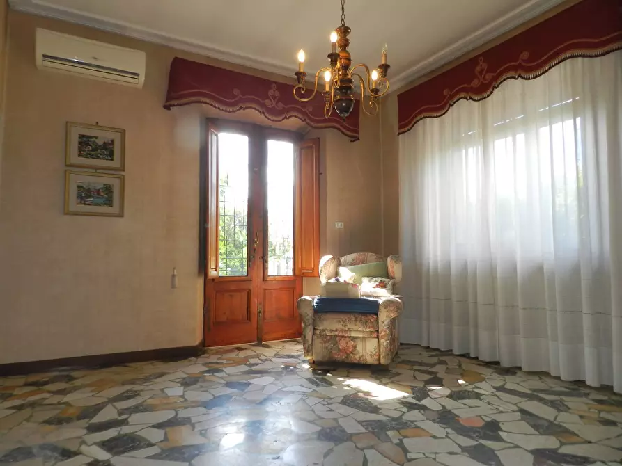 Immagine 21 di Villa in vendita  2037 a Lucca