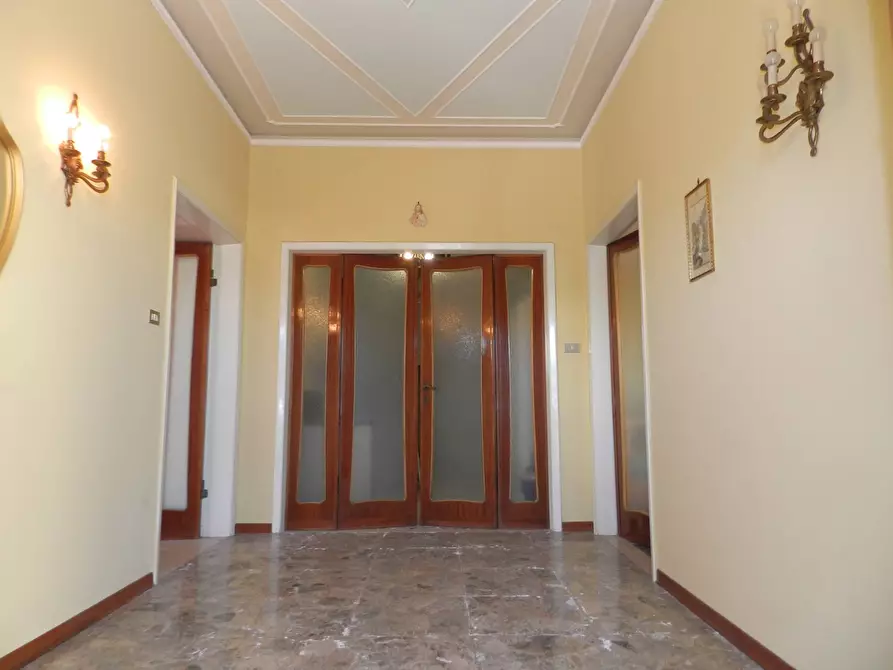 Immagine 2 di Villa in vendita  2037 a Lucca