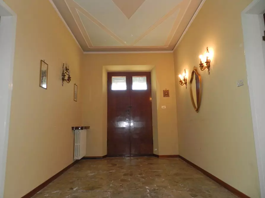 Immagine 3 di Villa in vendita  2037 a Lucca
