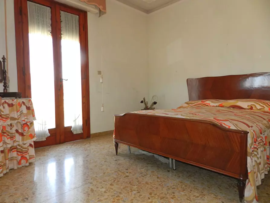 Immagine 52 di Villa in vendita  2037 a Lucca