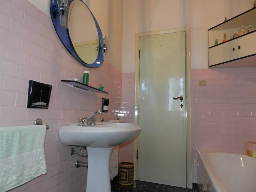 Immagine 60 di Villa in vendita  2037 a Lucca