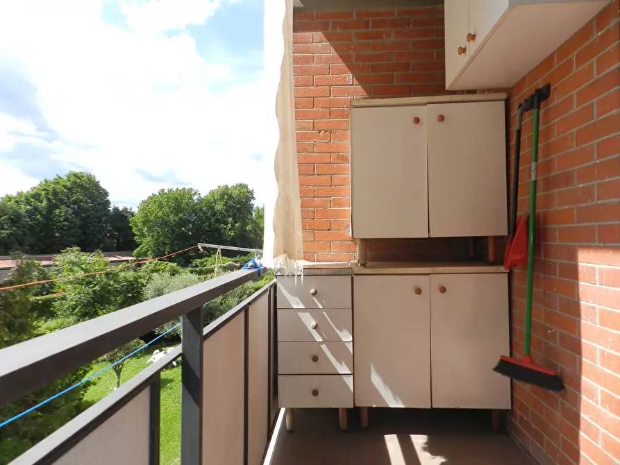 Immagine 5 di Appartamento in vendita  a Lucca