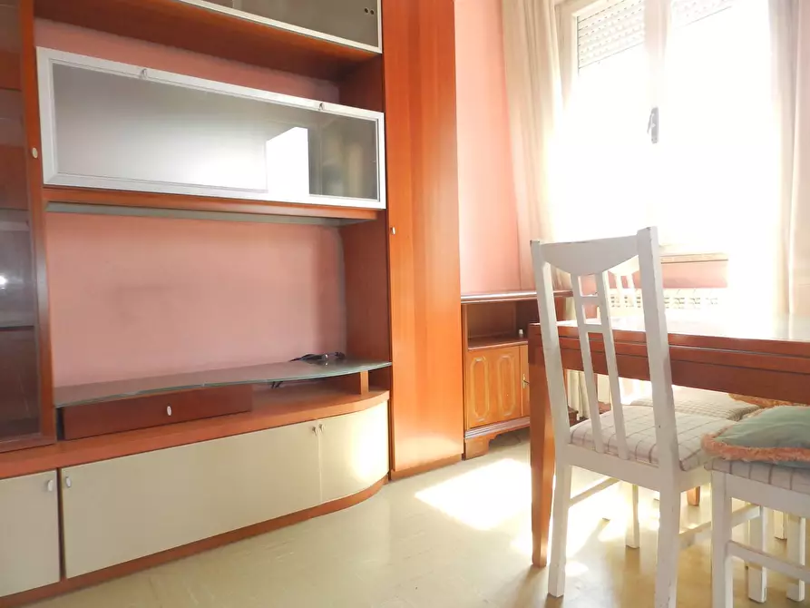 Immagine 19 di Appartamento in vendita  a Lucca