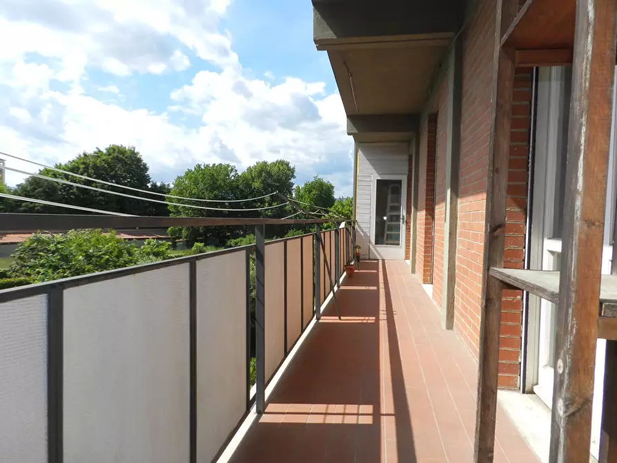 Immagine 23 di Appartamento in vendita  a Lucca