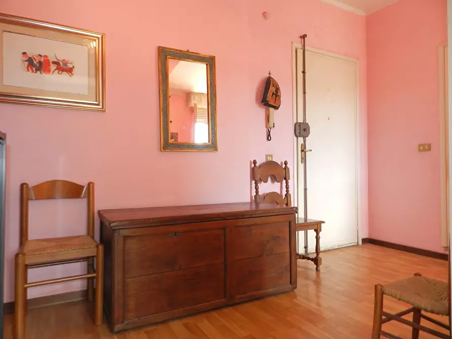 Immagine 33 di Appartamento in vendita  a Lucca