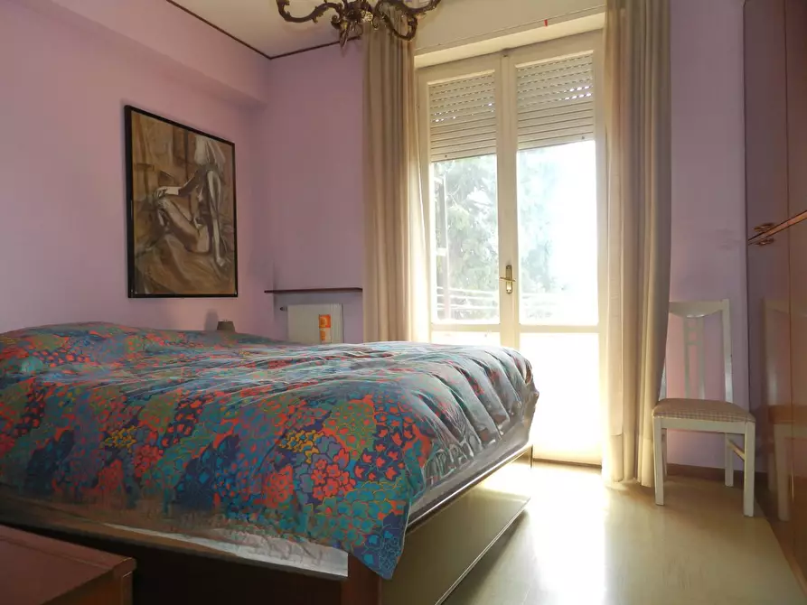 Immagine 35 di Appartamento in vendita  a Lucca