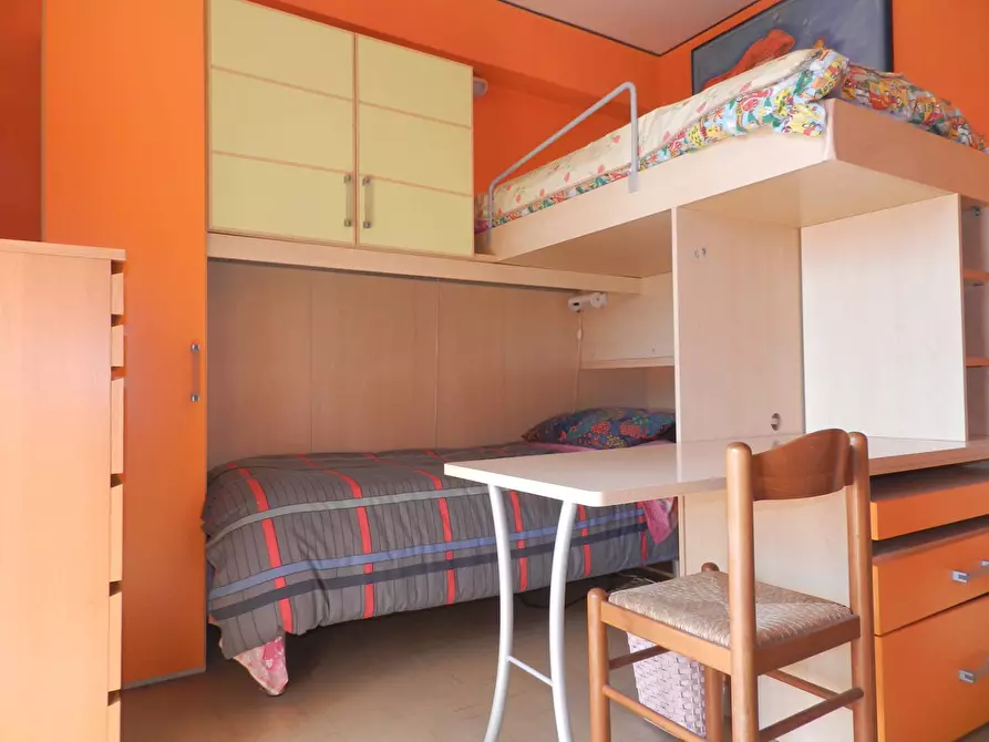 Immagine 42 di Appartamento in vendita  a Lucca