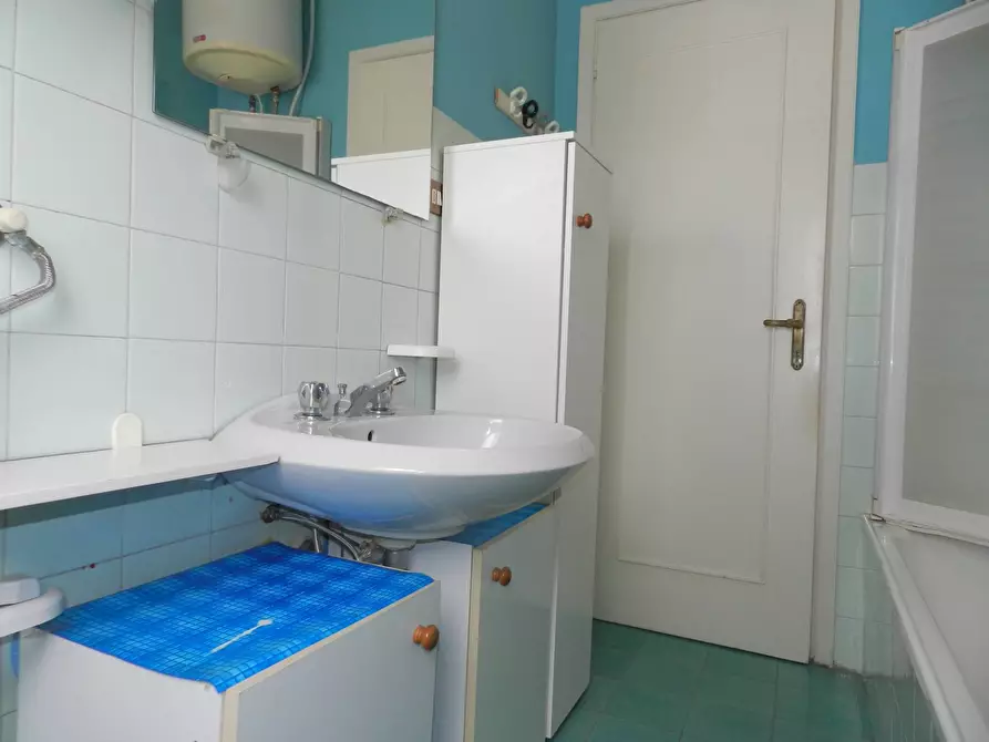 Immagine 59 di Appartamento in vendita  a Lucca