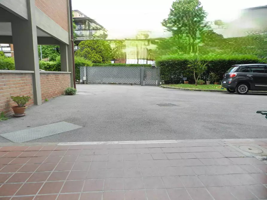 Immagine 65 di Appartamento in vendita  a Lucca