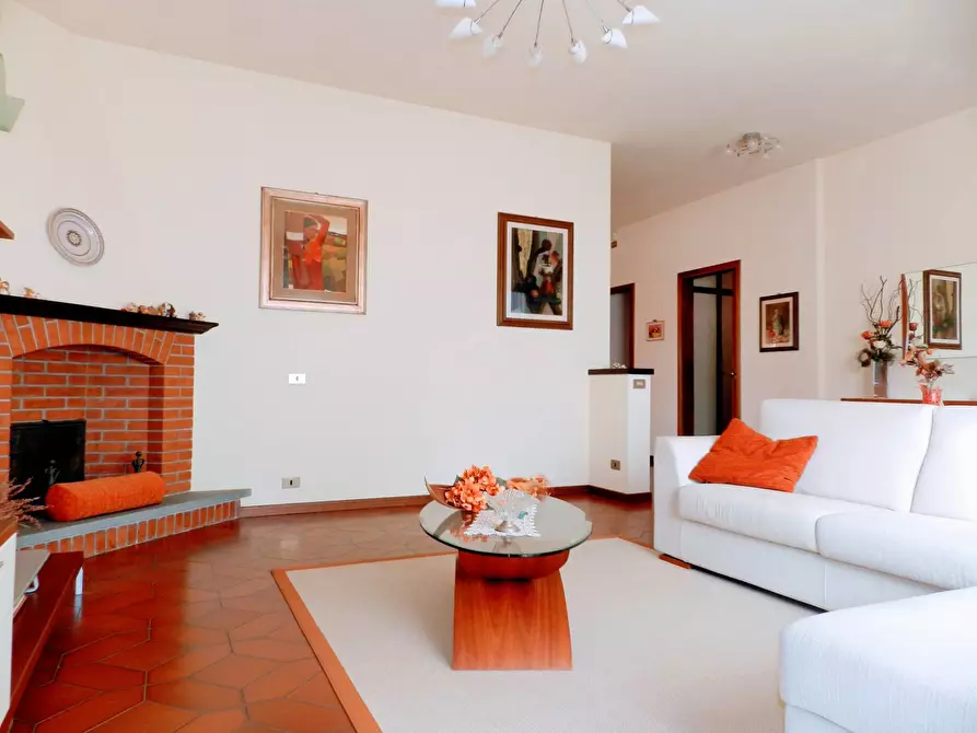 Immagine 17 di Villa in vendita  a Lucca