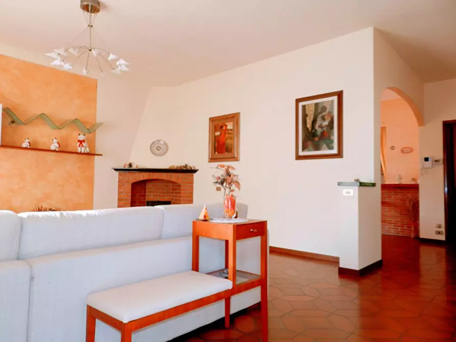 Immagine 22 di Villa in vendita  a Lucca