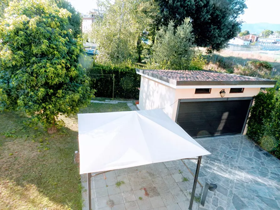 Immagine 32 di Villa in vendita  a Lucca