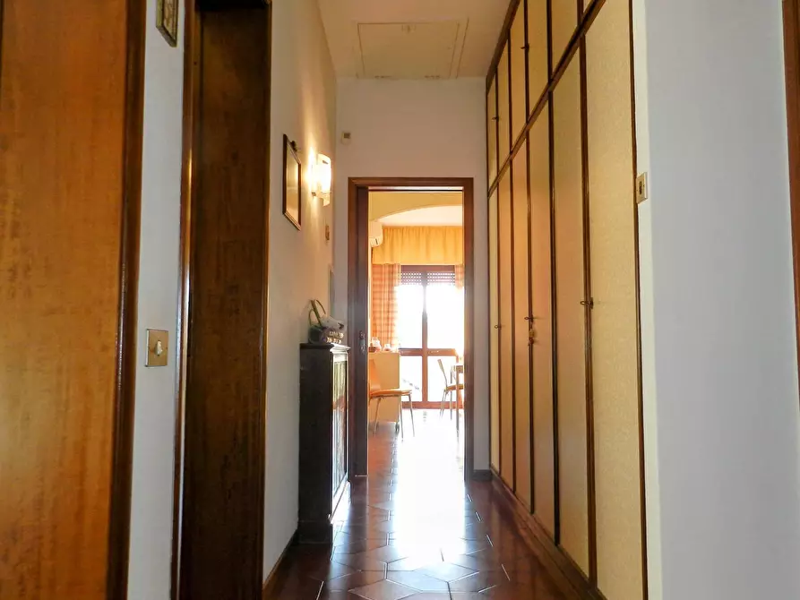 Immagine 34 di Villa in vendita  a Lucca