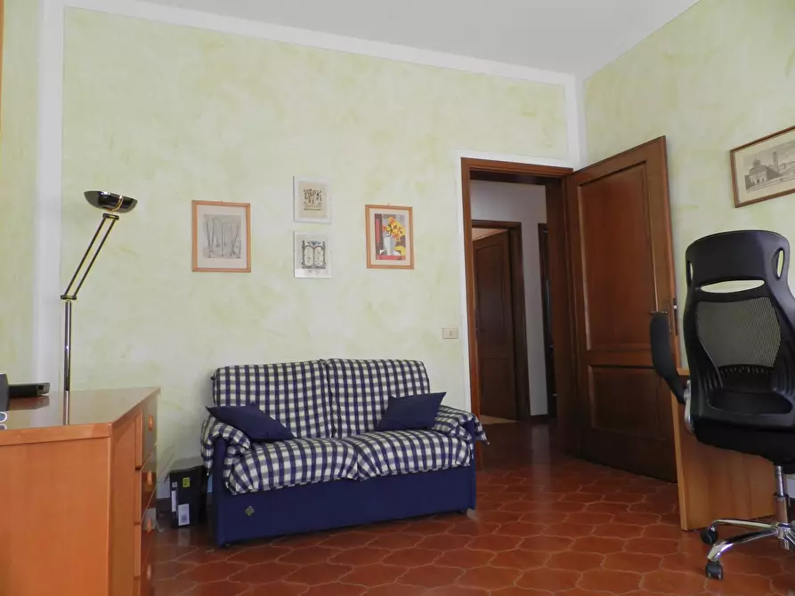 Immagine 37 di Villa in vendita  a Lucca
