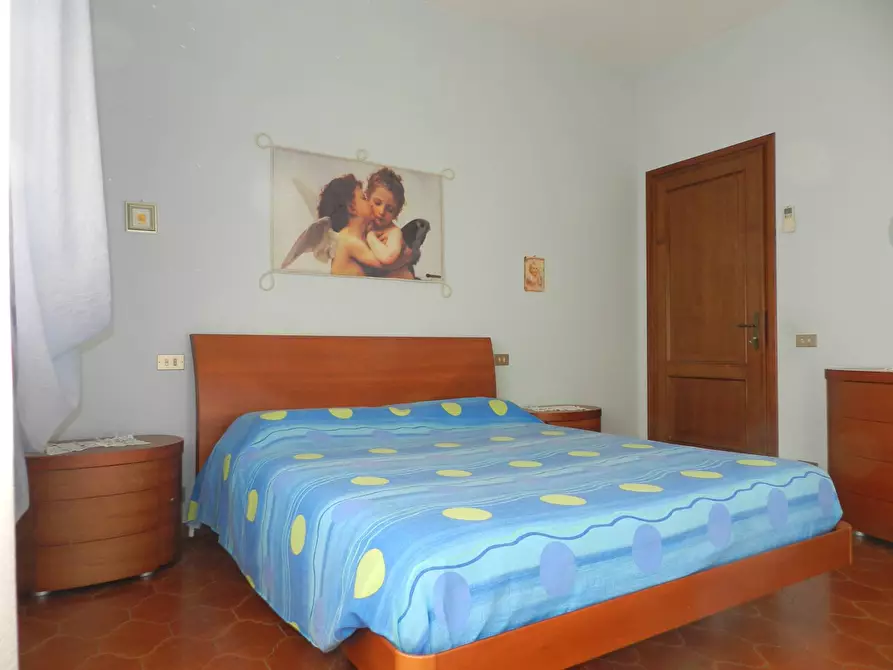 Immagine 41 di Villa in vendita  a Lucca