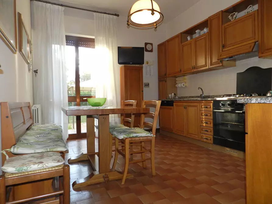 Immagine 52 di Villa in vendita  a Lucca