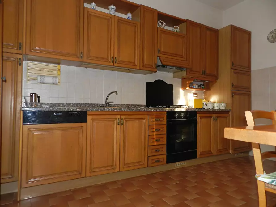 Immagine 54 di Villa in vendita  a Lucca