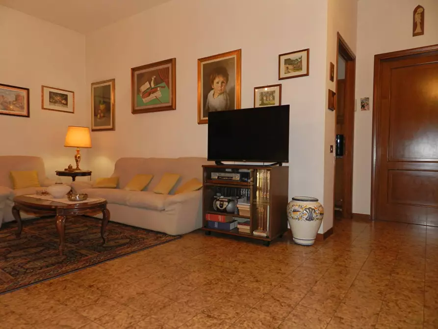 Immagine 55 di Villa in vendita  a Lucca