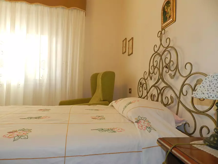 Immagine 60 di Villa in vendita  a Lucca