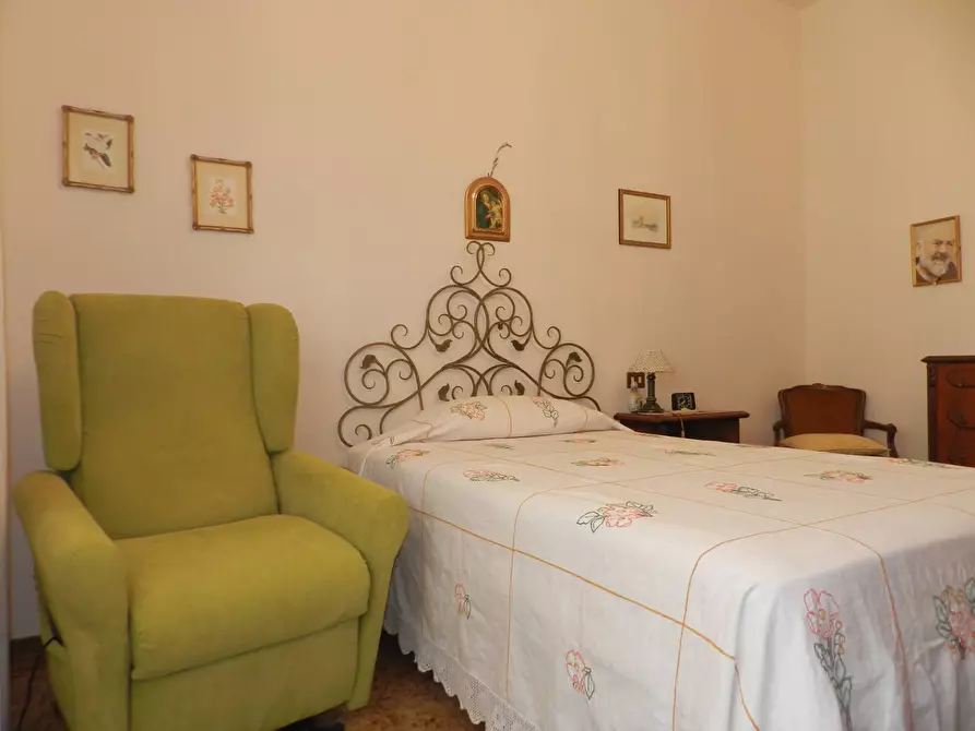 Immagine 61 di Villa in vendita  a Lucca