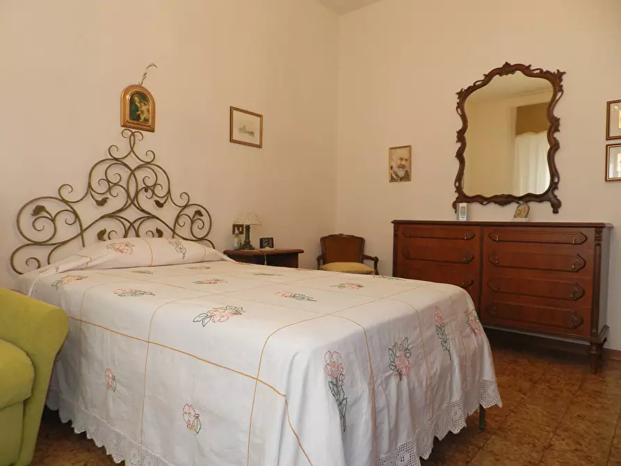 Immagine 62 di Villa in vendita  a Lucca