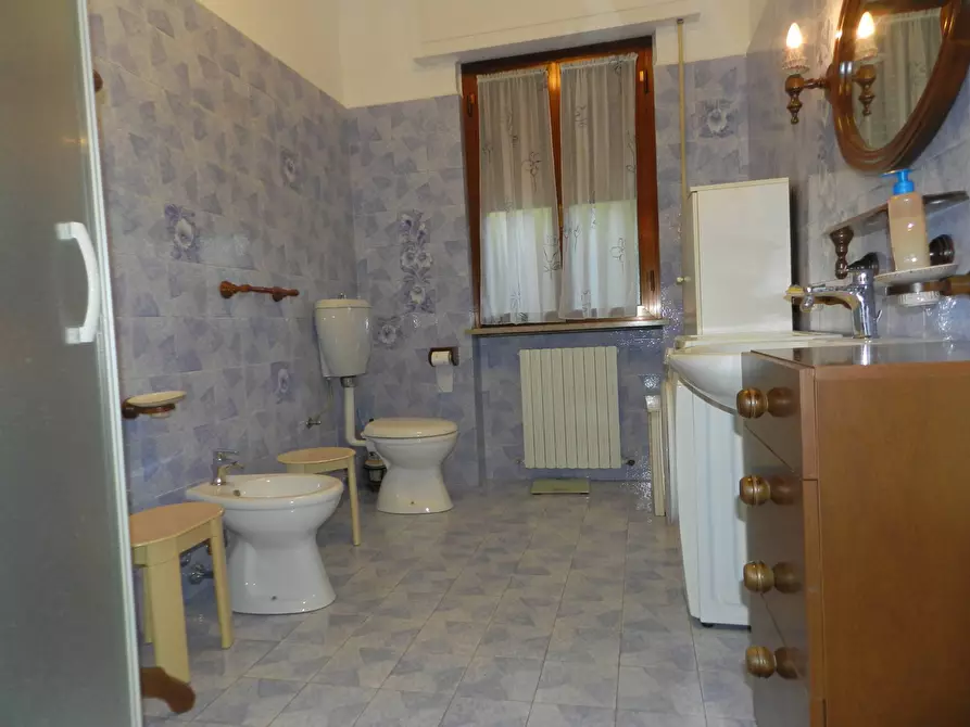 Immagine 64 di Villa in vendita  a Lucca