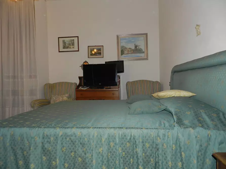 Immagine 68 di Villa in vendita  a Lucca