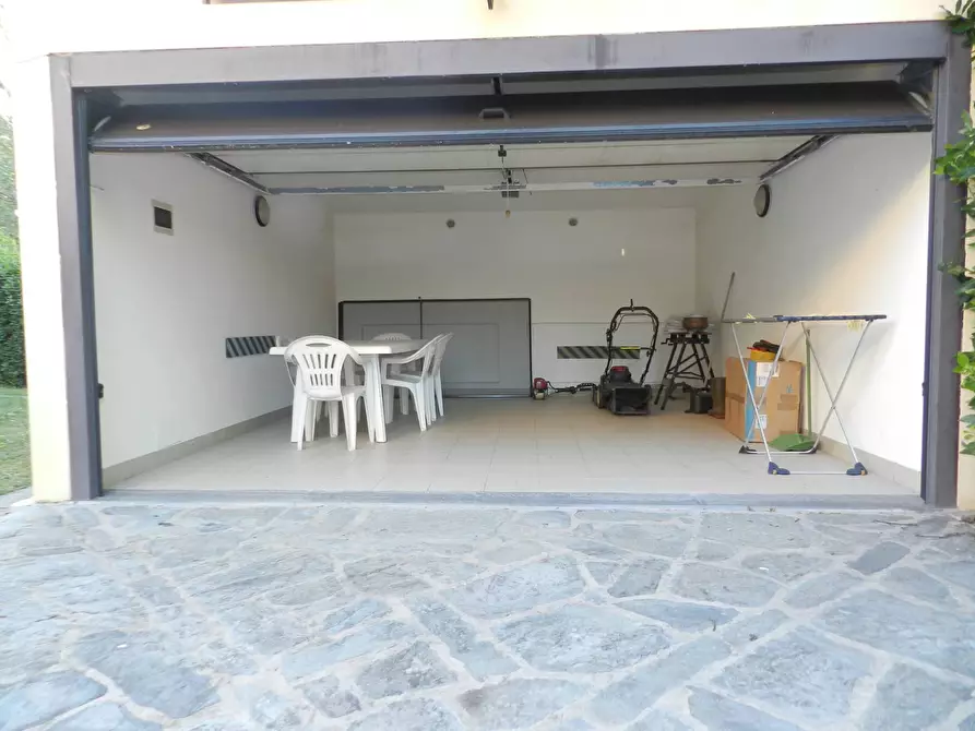 Immagine 74 di Villa in vendita  a Lucca