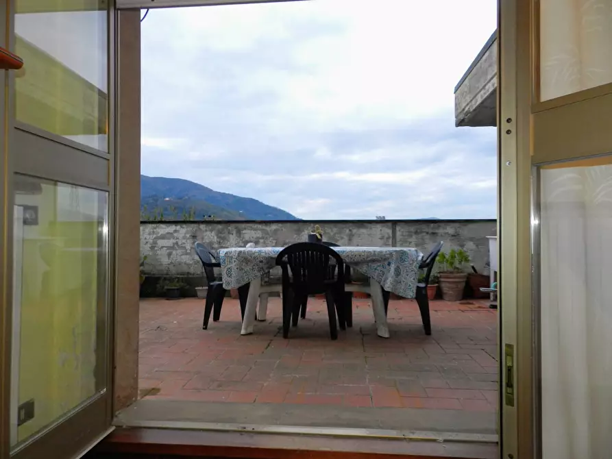 Immagine 4 di Appartamento in vendita  a Lucca