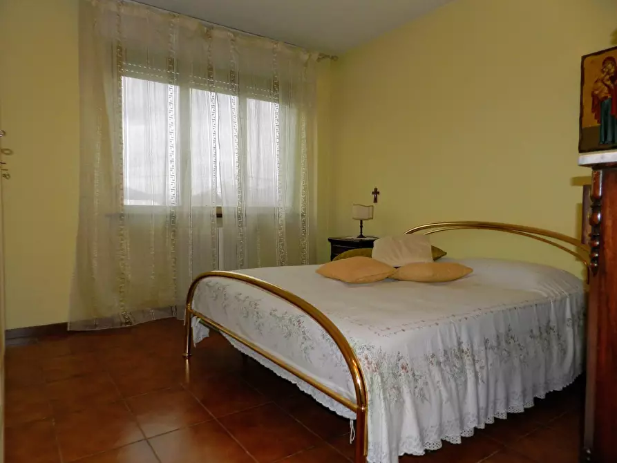 Immagine 30 di Appartamento in vendita  a Lucca