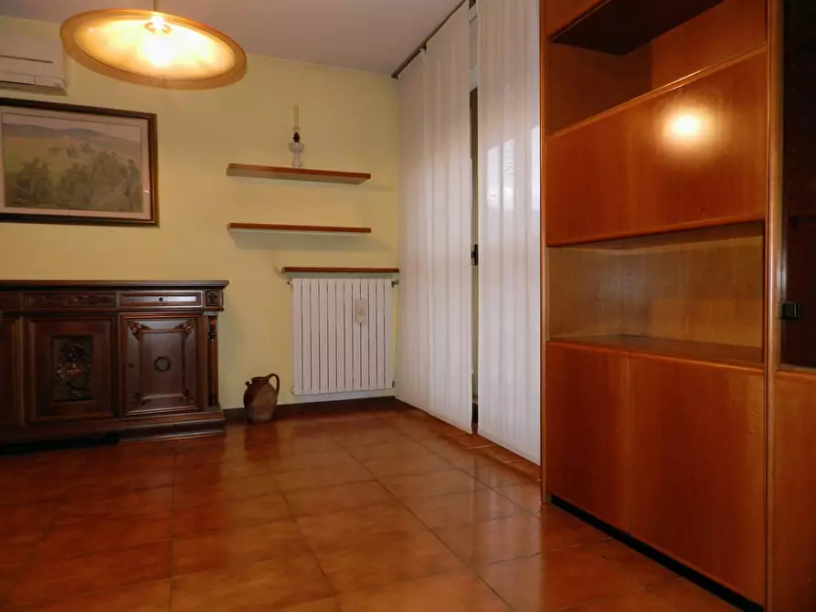 Immagine 34 di Appartamento in vendita  a Lucca