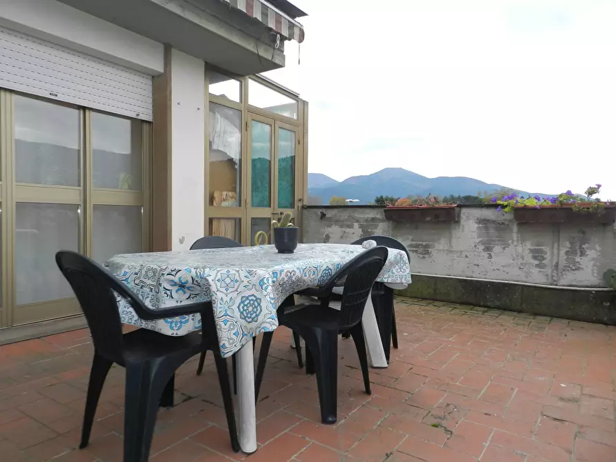 Immagine 3 di Appartamento in vendita  a Lucca