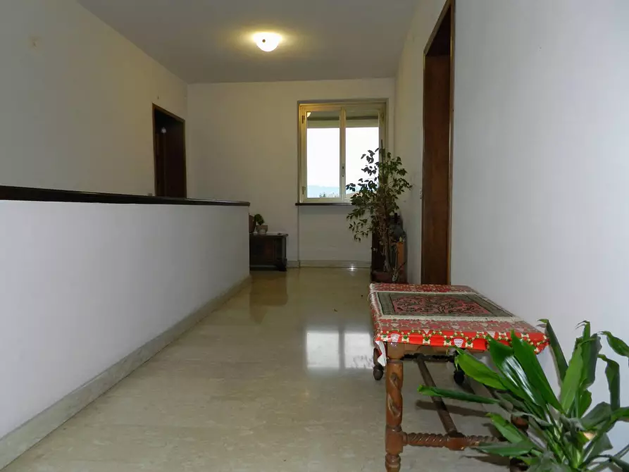 Immagine 35 di Appartamento in vendita  a Lucca