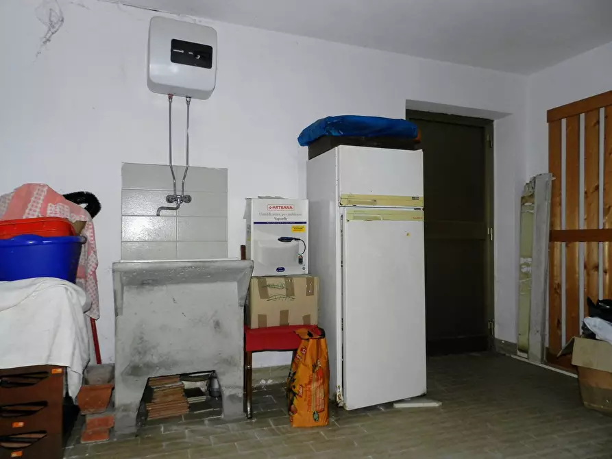 Immagine 39 di Appartamento in vendita  a Lucca