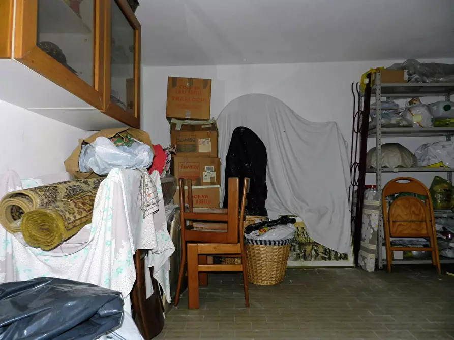 Immagine 40 di Appartamento in vendita  a Lucca