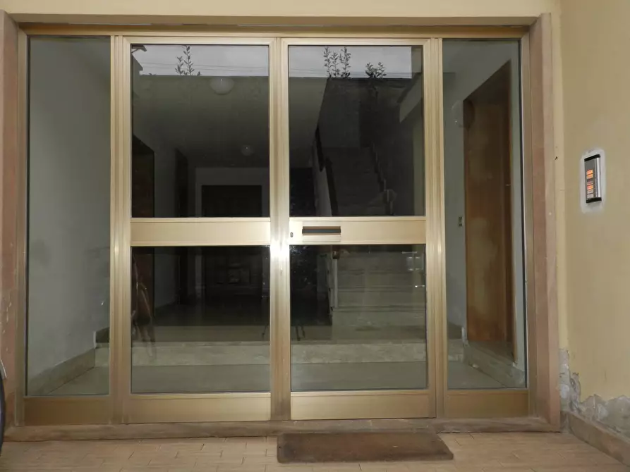 Immagine 42 di Appartamento in vendita  a Lucca