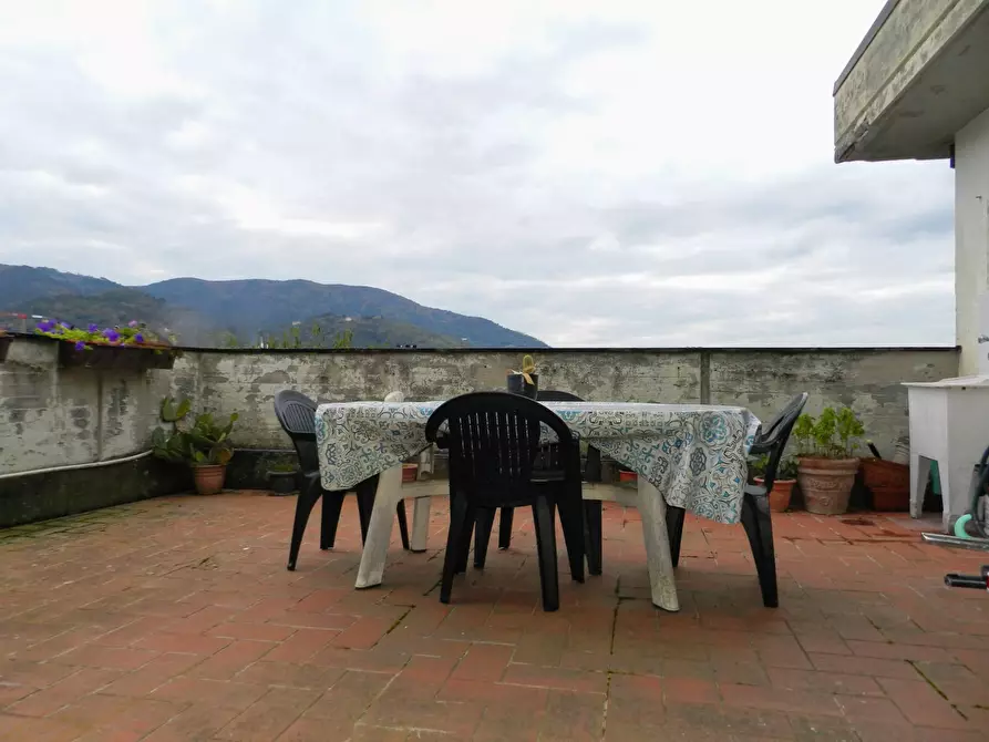 Immagine 2 di Appartamento in vendita  a Lucca